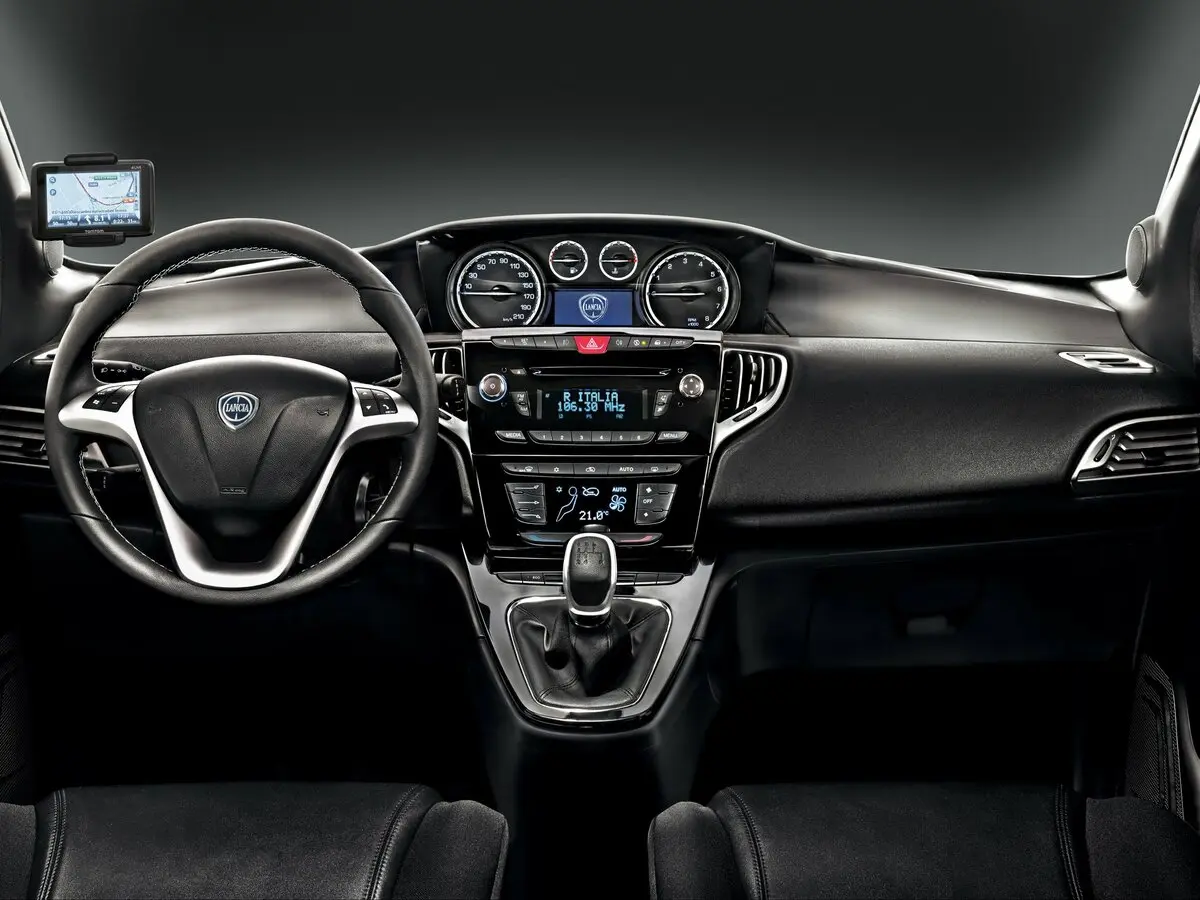 Lancia Ypsilon III (Type 846) Хэтчбек 5 дв. — 照片 6