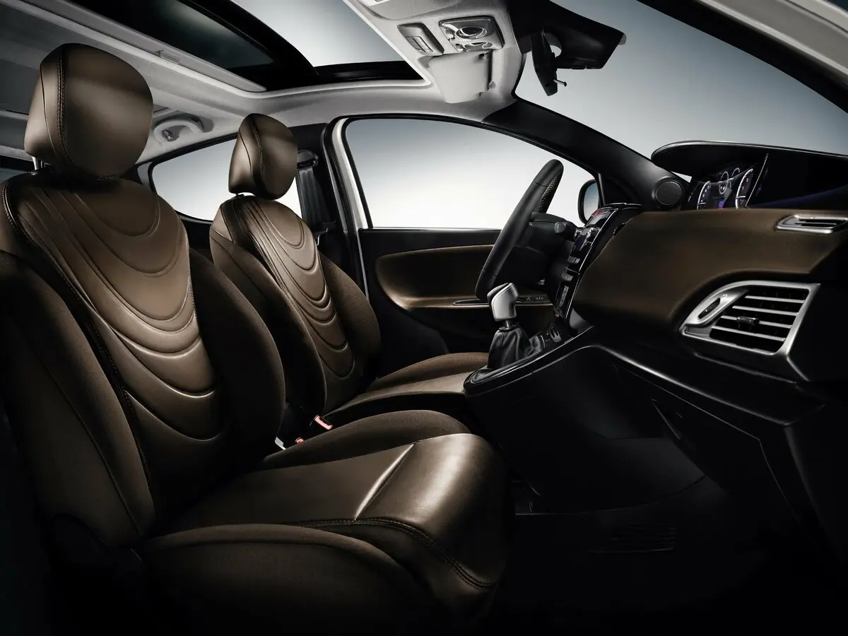 Lancia Ypsilon III (Type 846) Хэтчбек 5 дв. — 照片 8