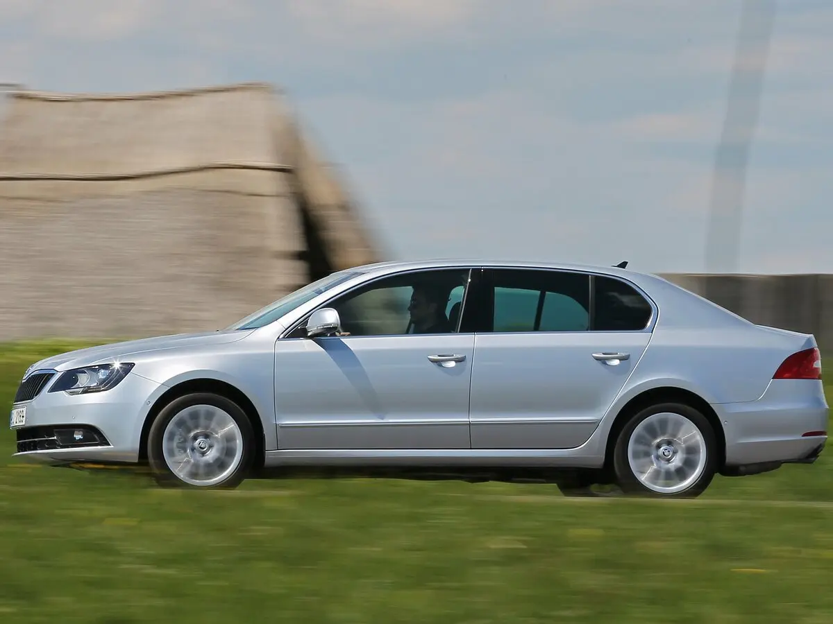 Skoda Superb II Рестайлинг Лифтбек — сүрөт 2