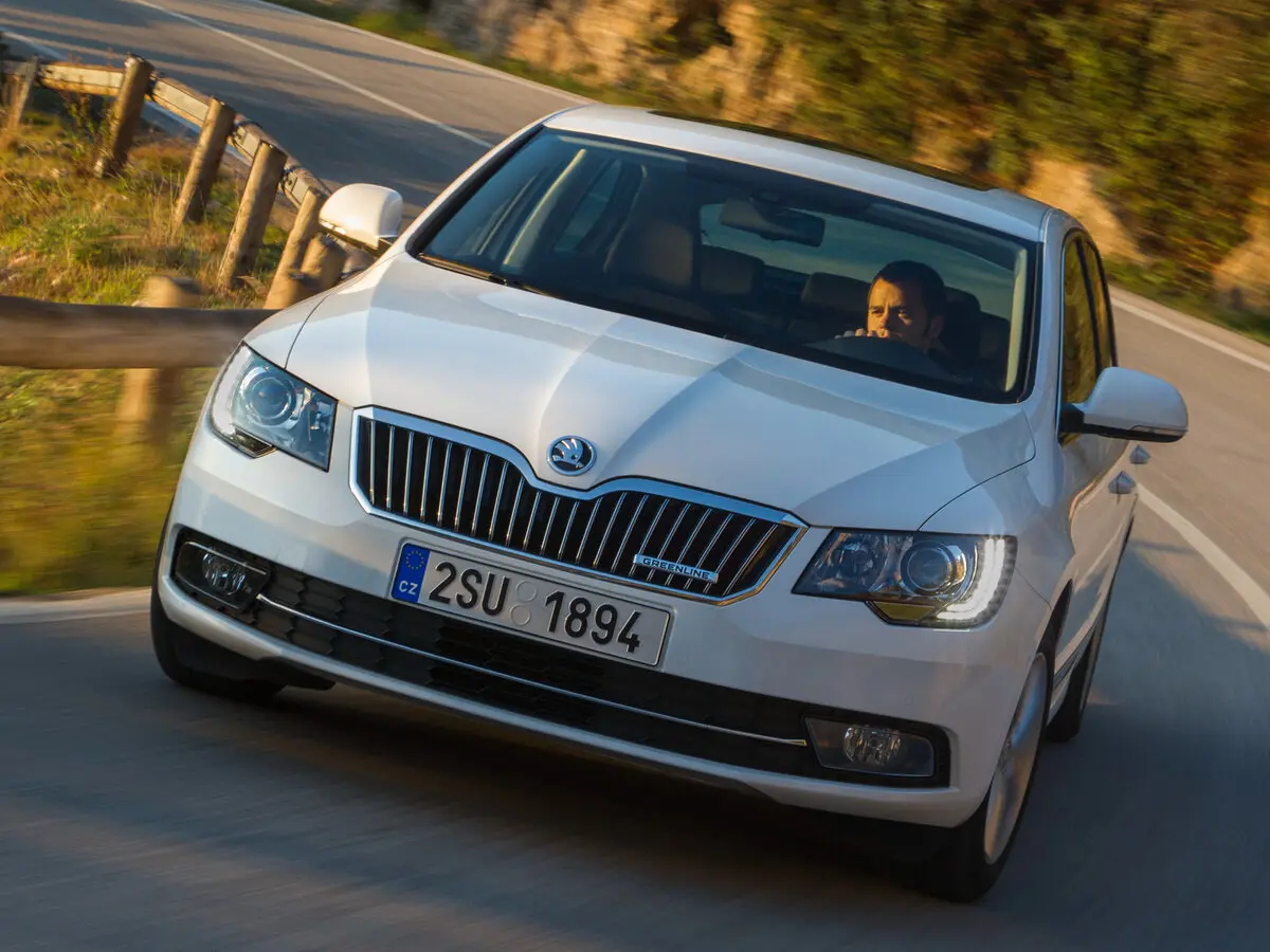 Skoda Superb II Рестайлинг Лифтбек — сүрөт 3