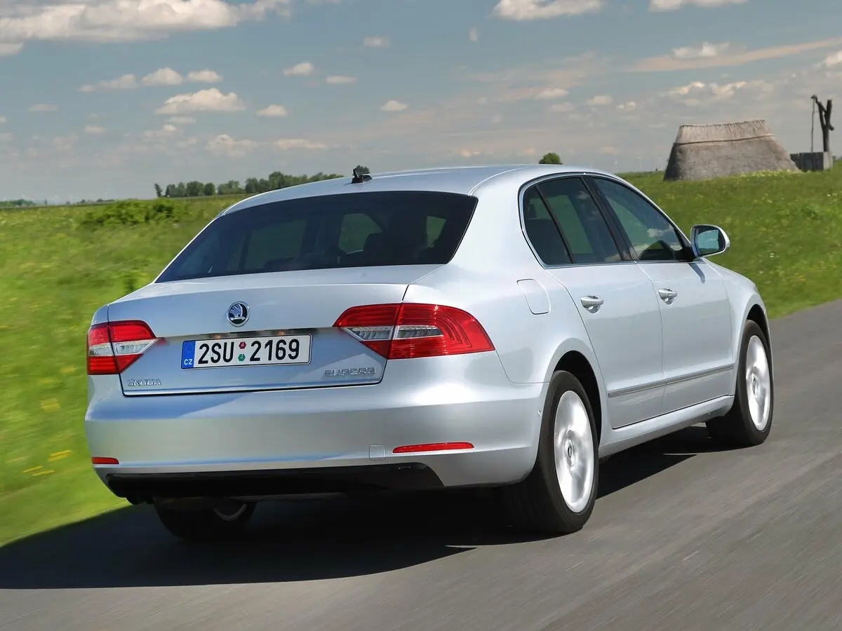 Skoda Superb II Рестайлинг Лифтбек — сүрөт 4