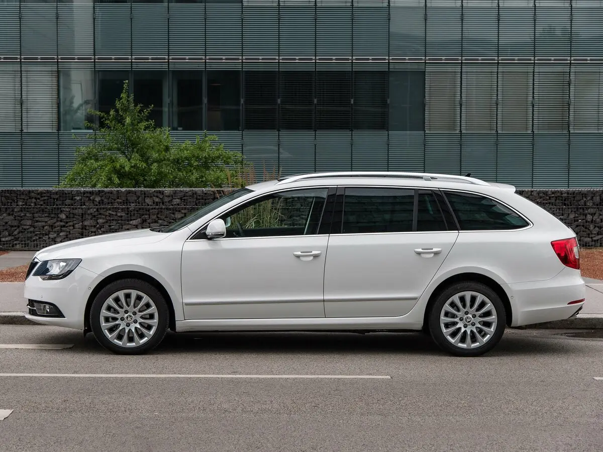 Skoda Superb II Рестайлинг Универсал 5 дв. — сүрөт 2