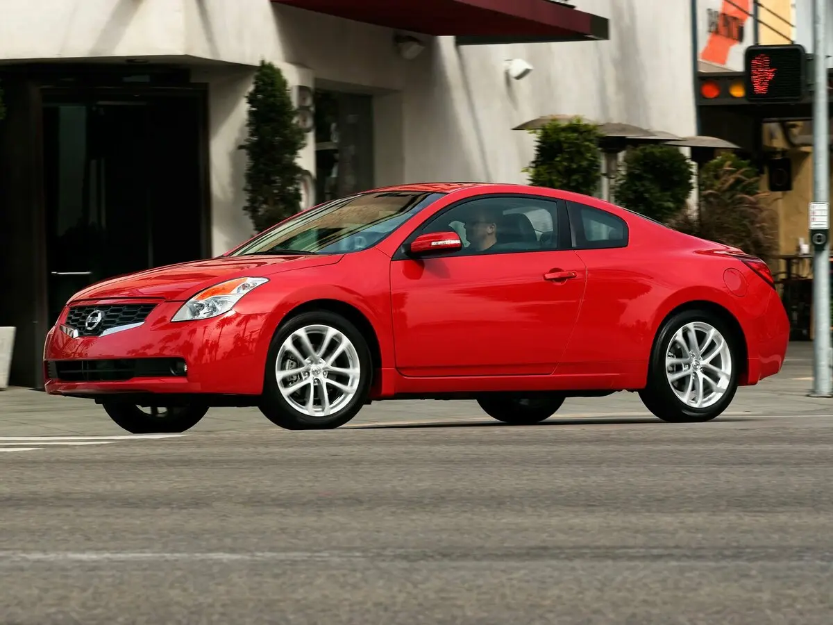Nissan Altima IV (L32) Купе