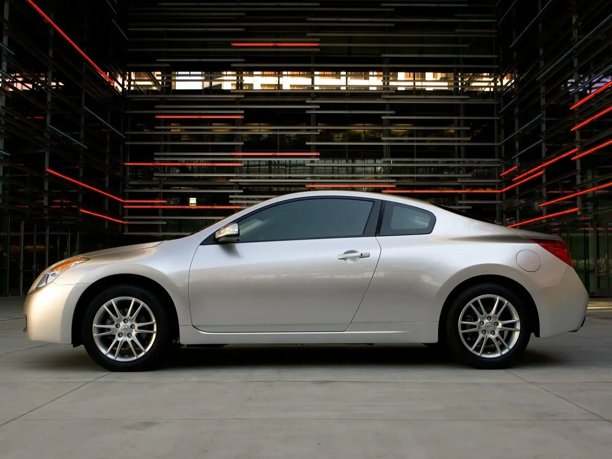 Nissan Altima IV (L32) Купе — сүрөт 2