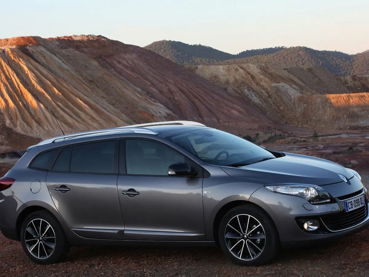 Renault Megane III Рестайлинг Универсал 5 дв. — сүрөт 2