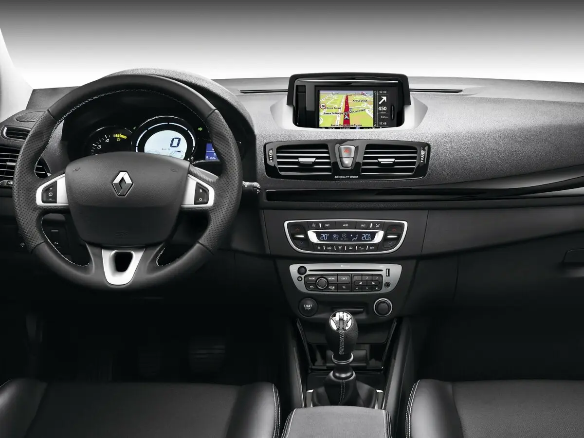 Renault Megane III Рестайлинг Универсал 5 дв. — сүрөт 3