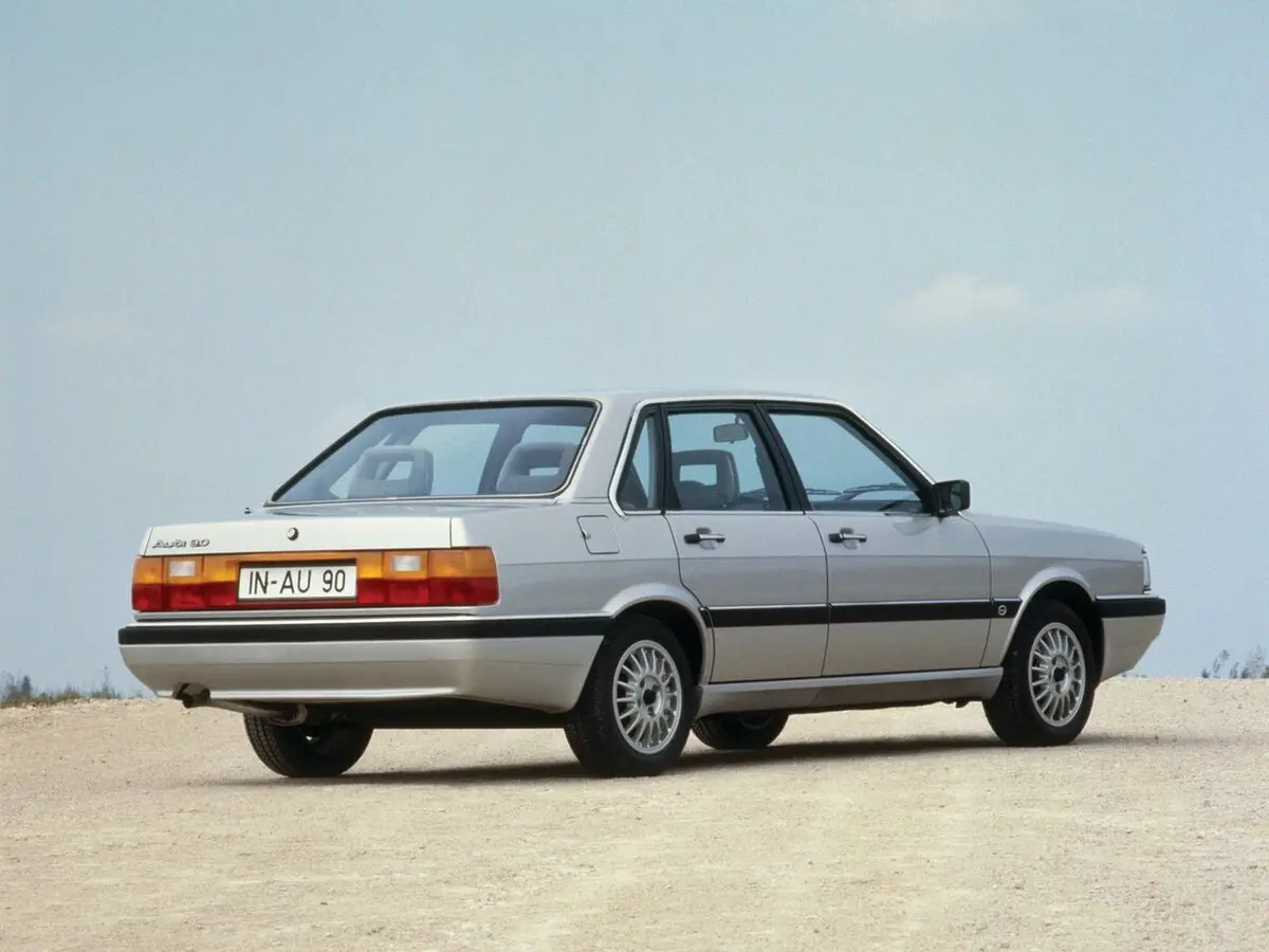 Audi 90 I (B2) Седан — photo 5