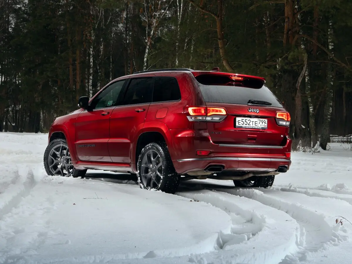 Jeep Grand Cherokee IV (WK2) Рестайлинг Внедорожник 5 дв. — photo 18