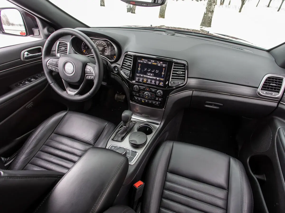 Jeep Grand Cherokee IV (WK2) Рестайлинг Внедорожник 5 дв. — photo 20