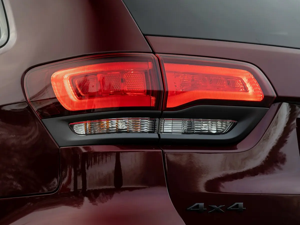 Jeep Grand Cherokee IV (WK2) Рестайлинг Внедорожник 5 дв. — photo 30