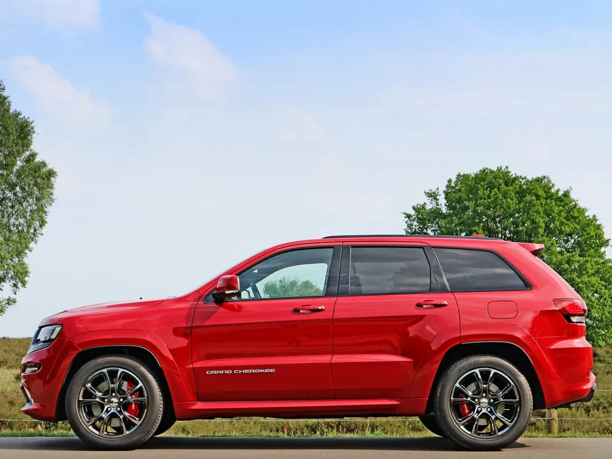 Jeep Grand Cherokee IV (WK2) Рестайлинг Внедорожник 5 дв. SRT — photo 2