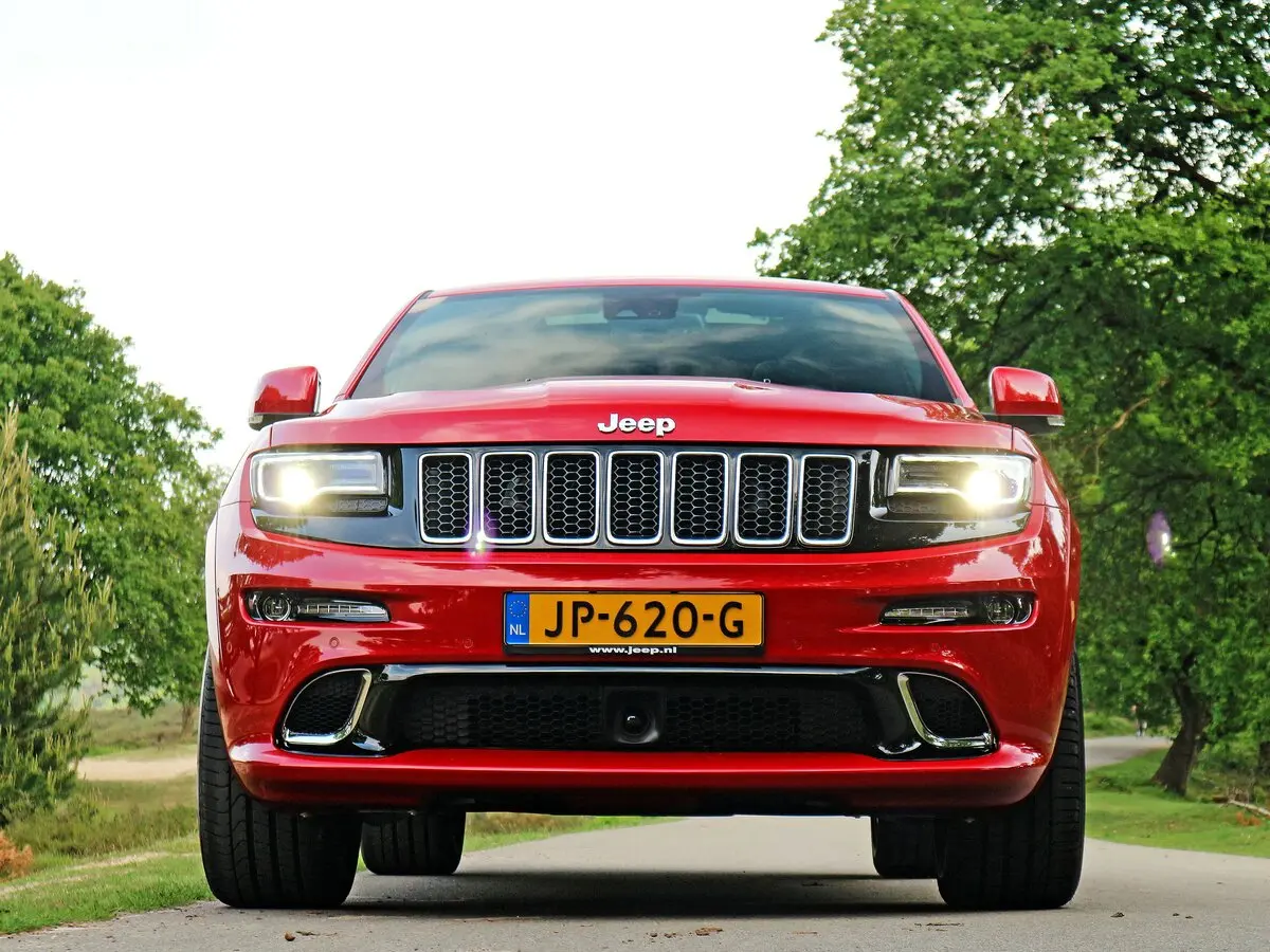 Jeep Grand Cherokee IV (WK2) Рестайлинг Внедорожник 5 дв. SRT — photo 3