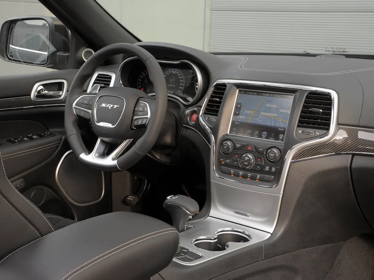 Jeep Grand Cherokee IV (WK2) Рестайлинг Внедорожник 5 дв. SRT — photo 6