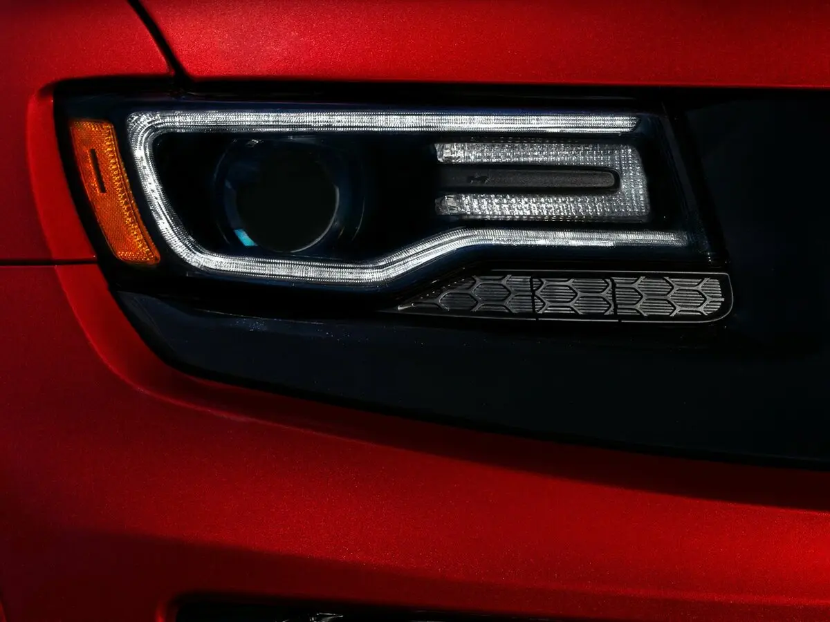 Jeep Grand Cherokee IV (WK2) Рестайлинг Внедорожник 5 дв. SRT — photo 11