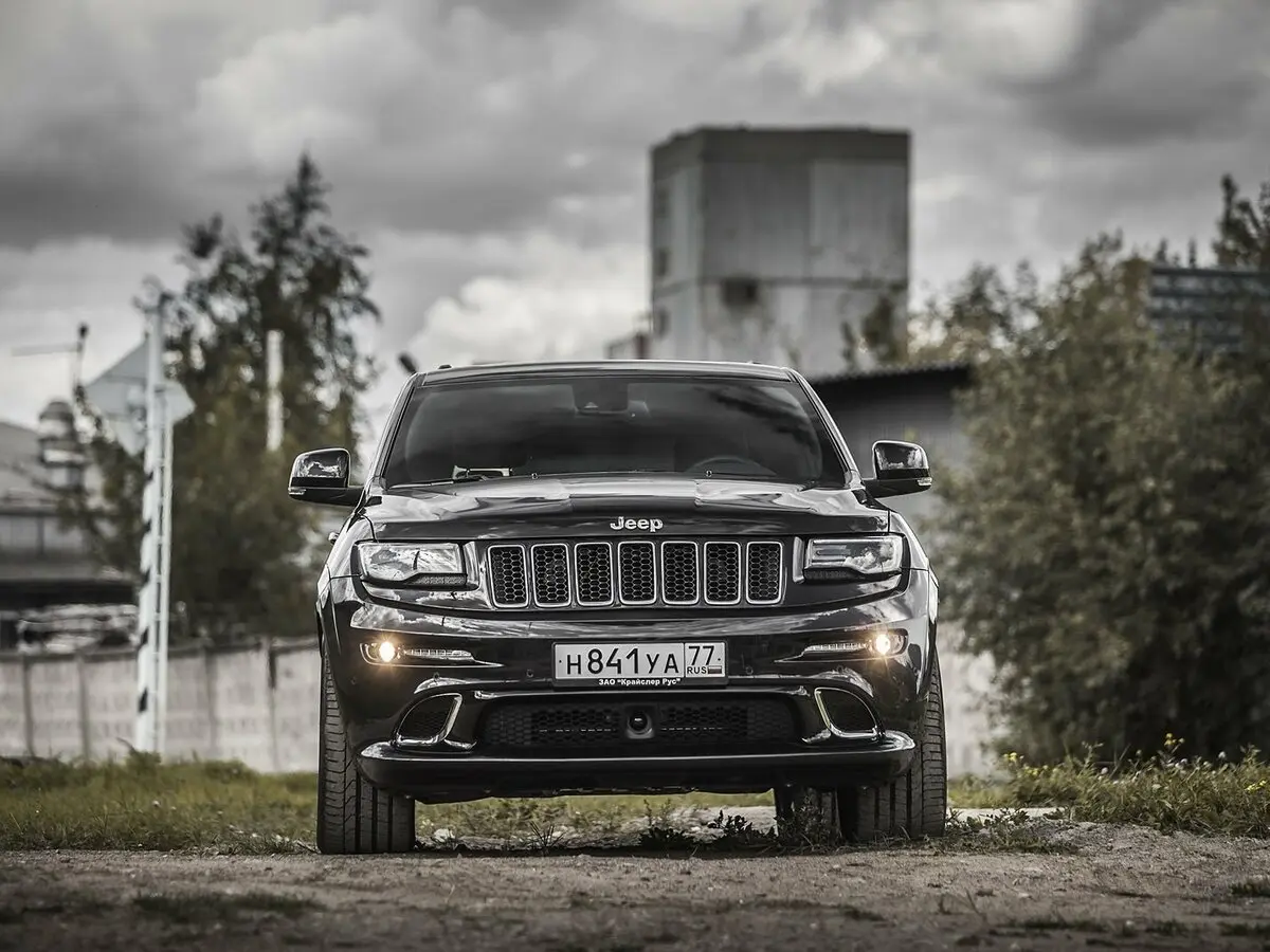 Jeep Grand Cherokee IV (WK2) Рестайлинг Внедорожник 5 дв. SRT — photo 14