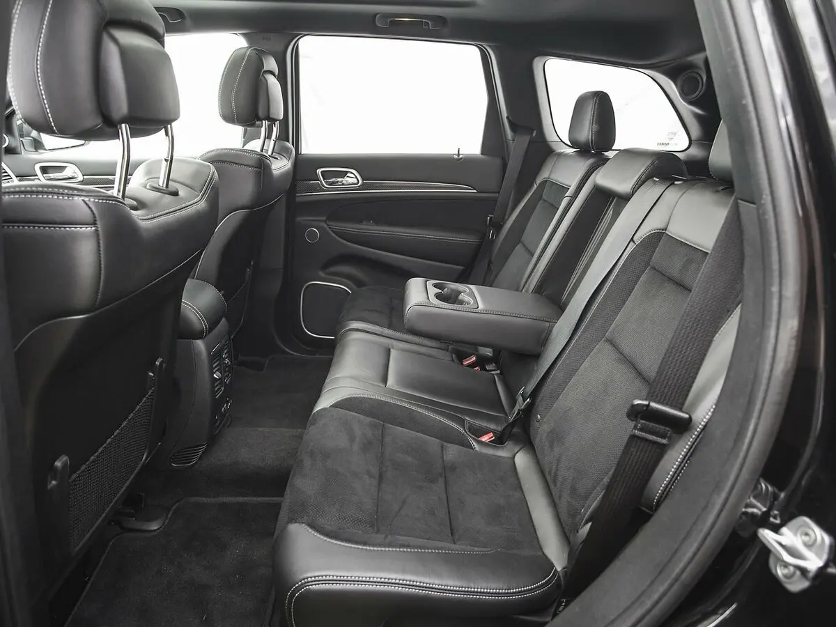 Jeep Grand Cherokee IV (WK2) Рестайлинг Внедорожник 5 дв. SRT — photo 21
