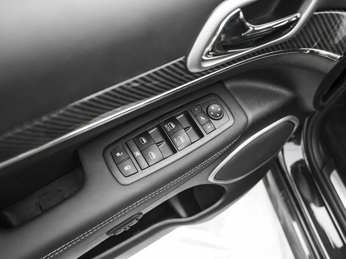 Jeep Grand Cherokee IV (WK2) Рестайлинг Внедорожник 5 дв. SRT — photo 22