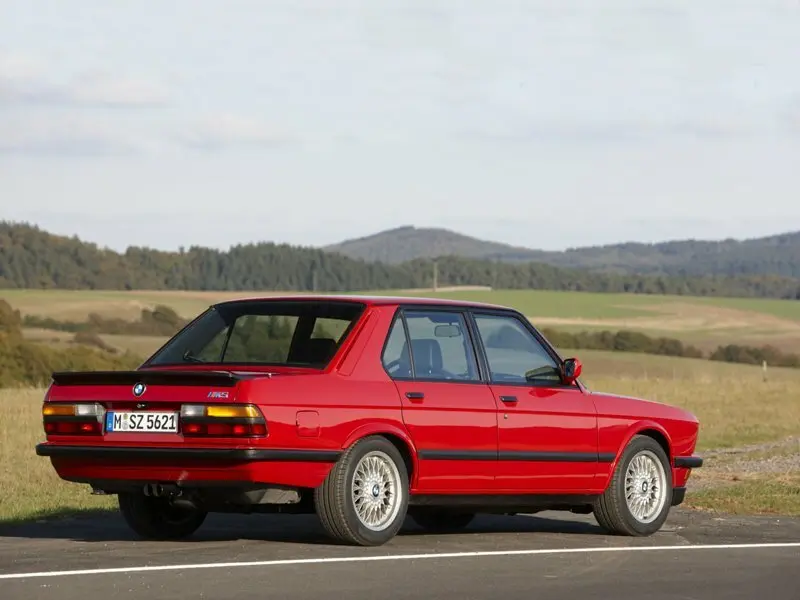 BMW M5 I (E28) Седан — сүрөт 5