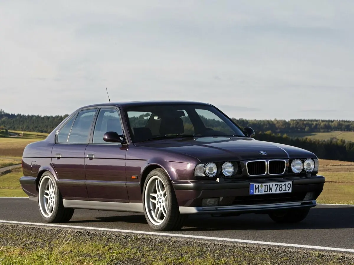 BMW M5 II (E34) Седан