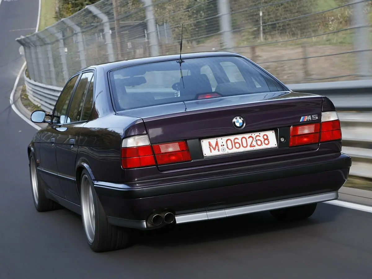 BMW M5 II (E34) Седан — photo 4