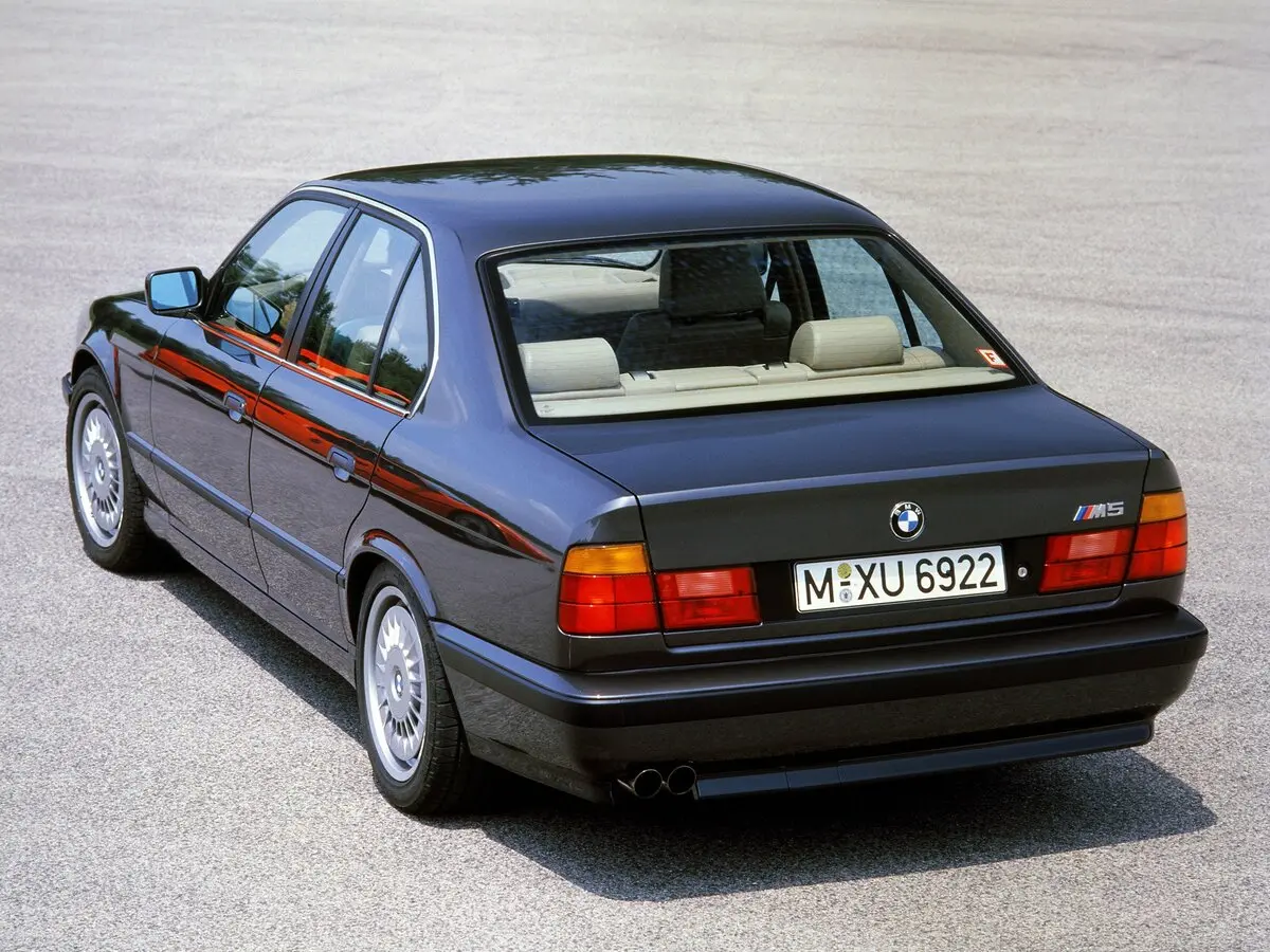 BMW M5 II (E34) Седан — photo 5