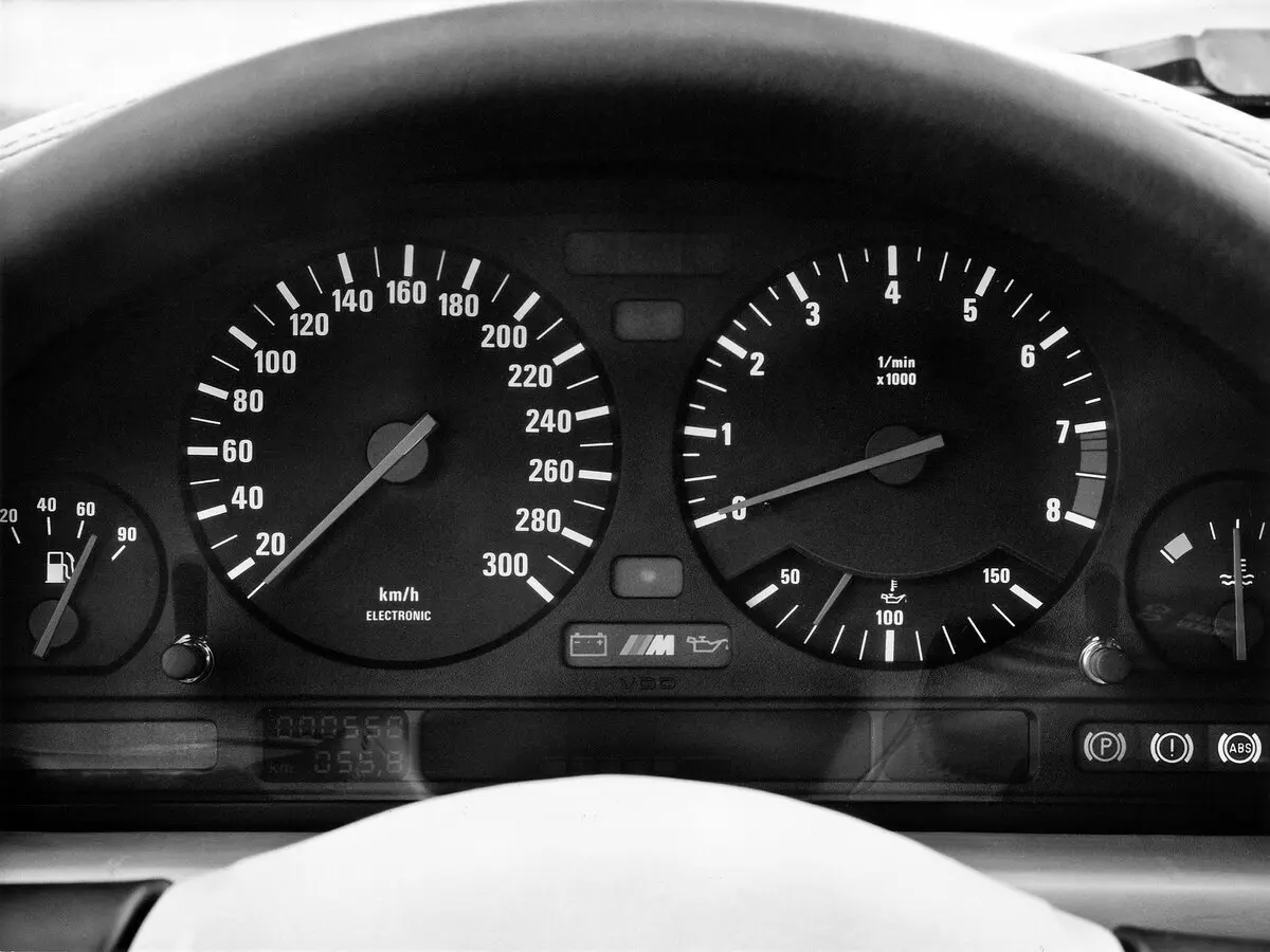 BMW M5 II (E34) Седан — photo 8
