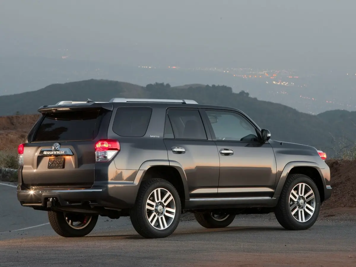 Toyota 4Runner V Внедорожник 5 дв. — фото 3