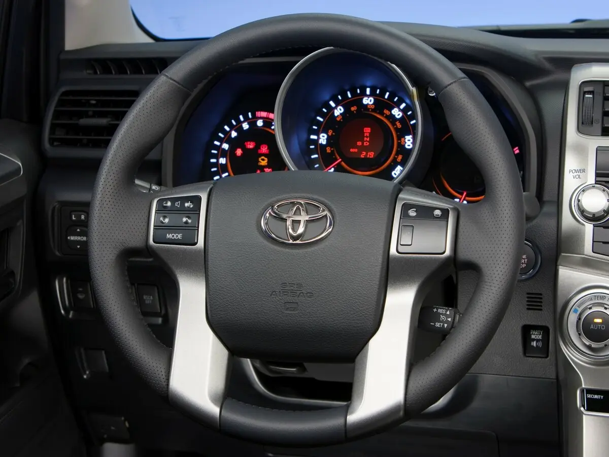 Toyota 4Runner V Внедорожник 5 дв. — фото 6