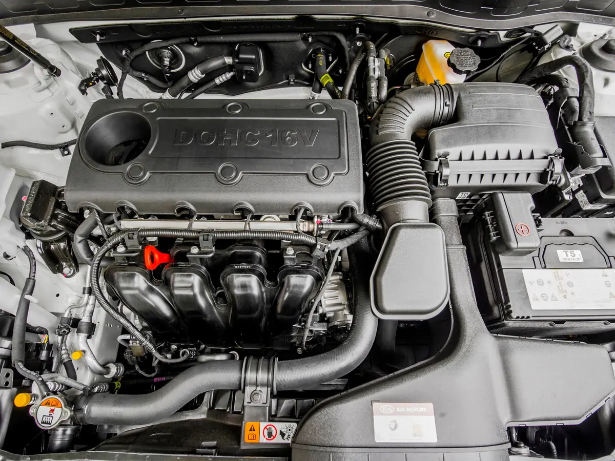 Kia Optima III Рестайлинг Седан — фото 16