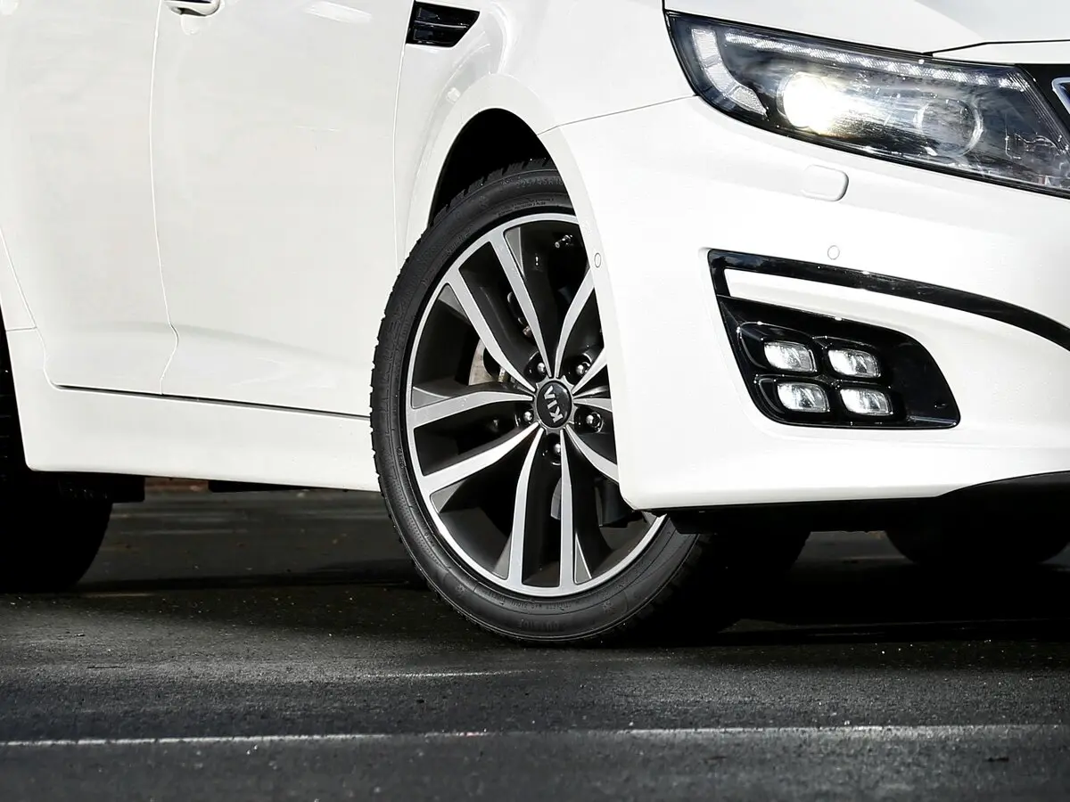 Kia Optima III Рестайлинг Седан — фото 17