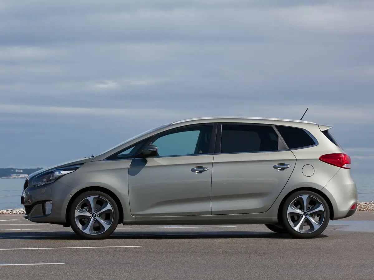 Kia Carens III (RP) Компактвэн — сүрөт 2