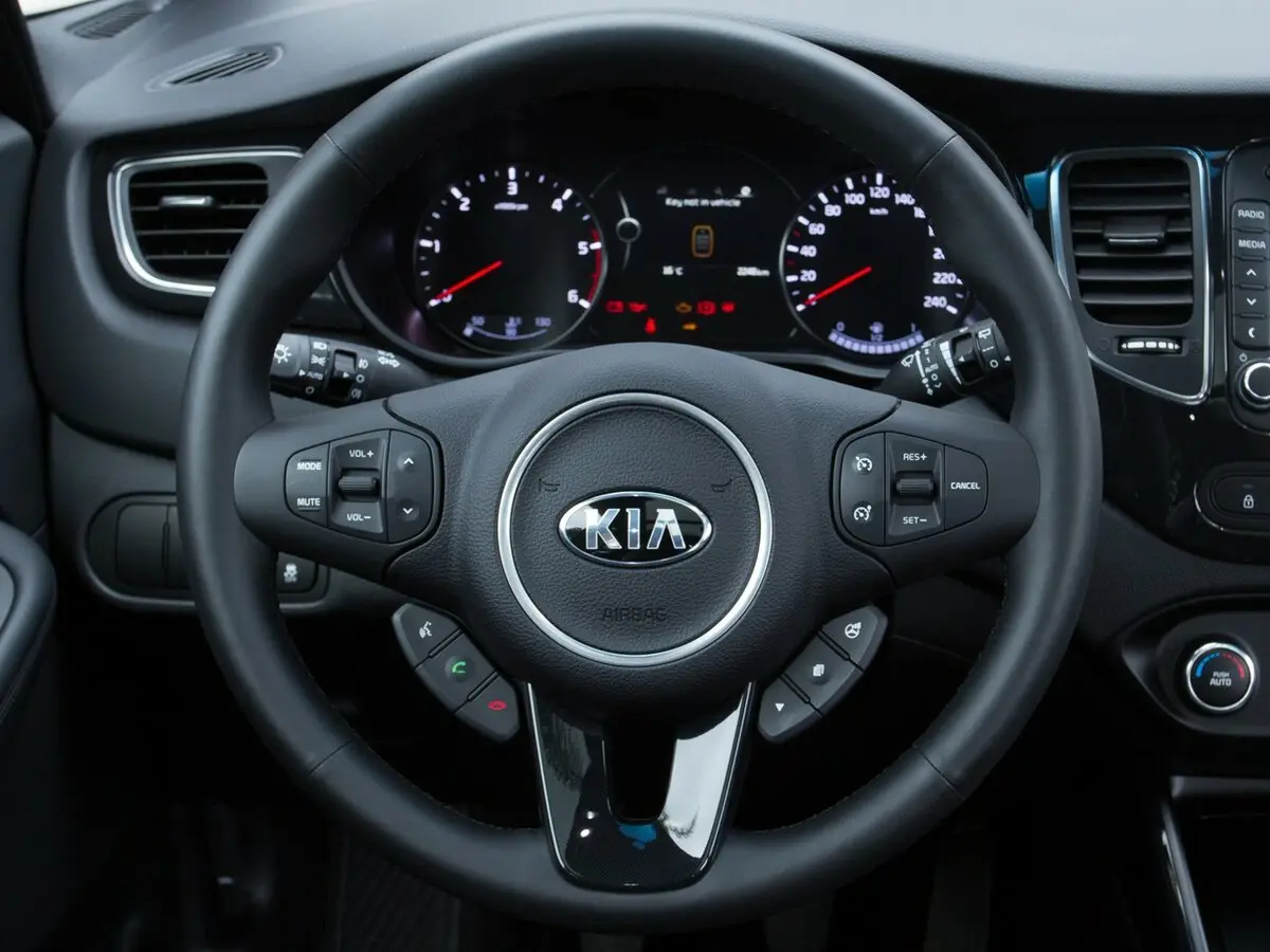 Kia Carens III (RP) Компактвэн — сүрөт 10