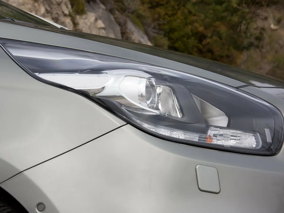 Kia Carens III (RP) Компактвэн — сүрөт 14