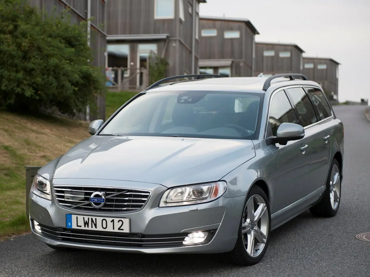 Volvo V70 III Рестайлинг Универсал 5 дв. — сүрөт 3