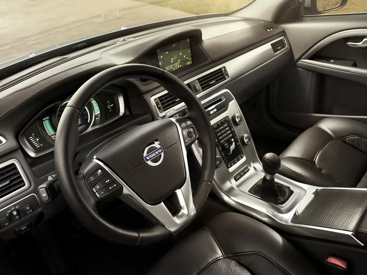 Volvo V70 III Рестайлинг Универсал 5 дв. — сүрөт 6