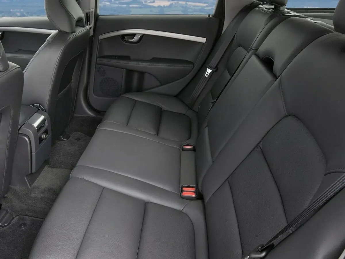 Volvo V70 III Рестайлинг Универсал 5 дв. — сүрөт 9