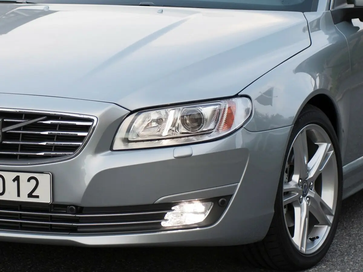 Volvo V70 III Рестайлинг Универсал 5 дв. — сүрөт 14