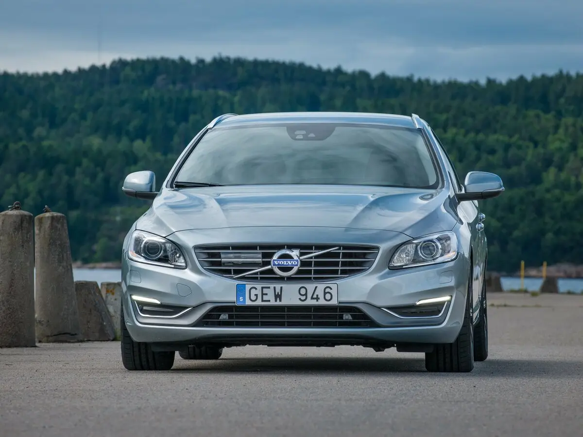 Volvo V60 I Рестайлинг Универсал 5 дв. — сүрөт 3