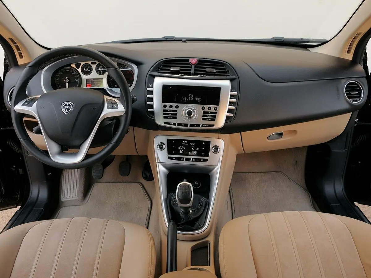 Lancia Delta III (844) Рестайлинг Хэтчбек 5 дв. — photo 6