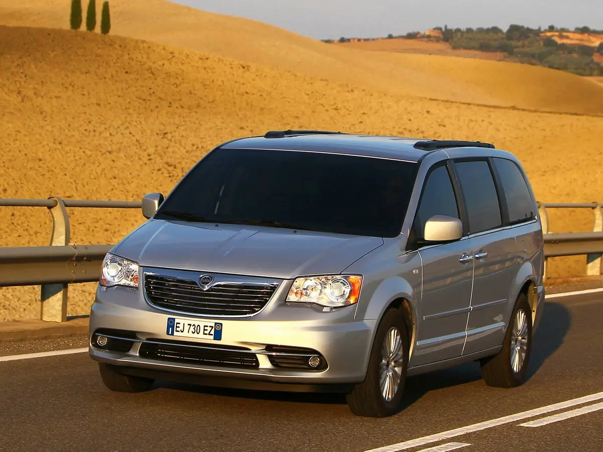 Lancia Voyager 2011 – 2015