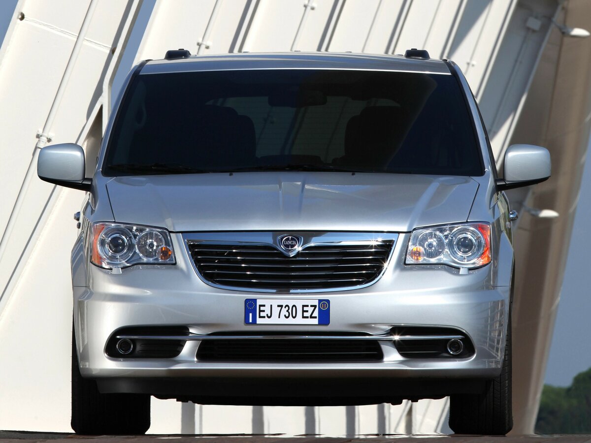 Lancia Voyager 2011 – 2015 Минивэн — фото 3