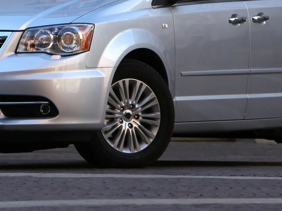 Lancia Voyager 2011 – 2015 Минивэн — сүрөт 15