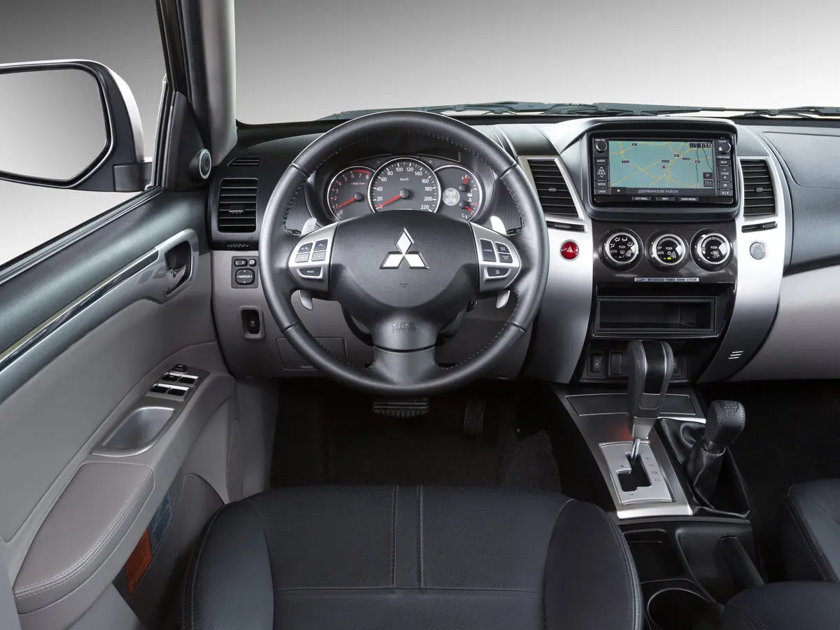 Mitsubishi Pajero Sport II Рестайлинг Внедорожник 5 дв. — фото 6