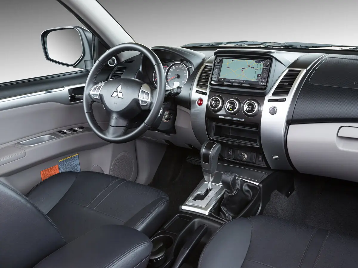 Mitsubishi Pajero Sport II Рестайлинг Внедорожник 5 дв. — фото 7