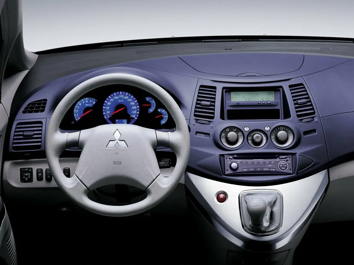Mitsubishi Grandis I Минивэн — сүрөт 4
