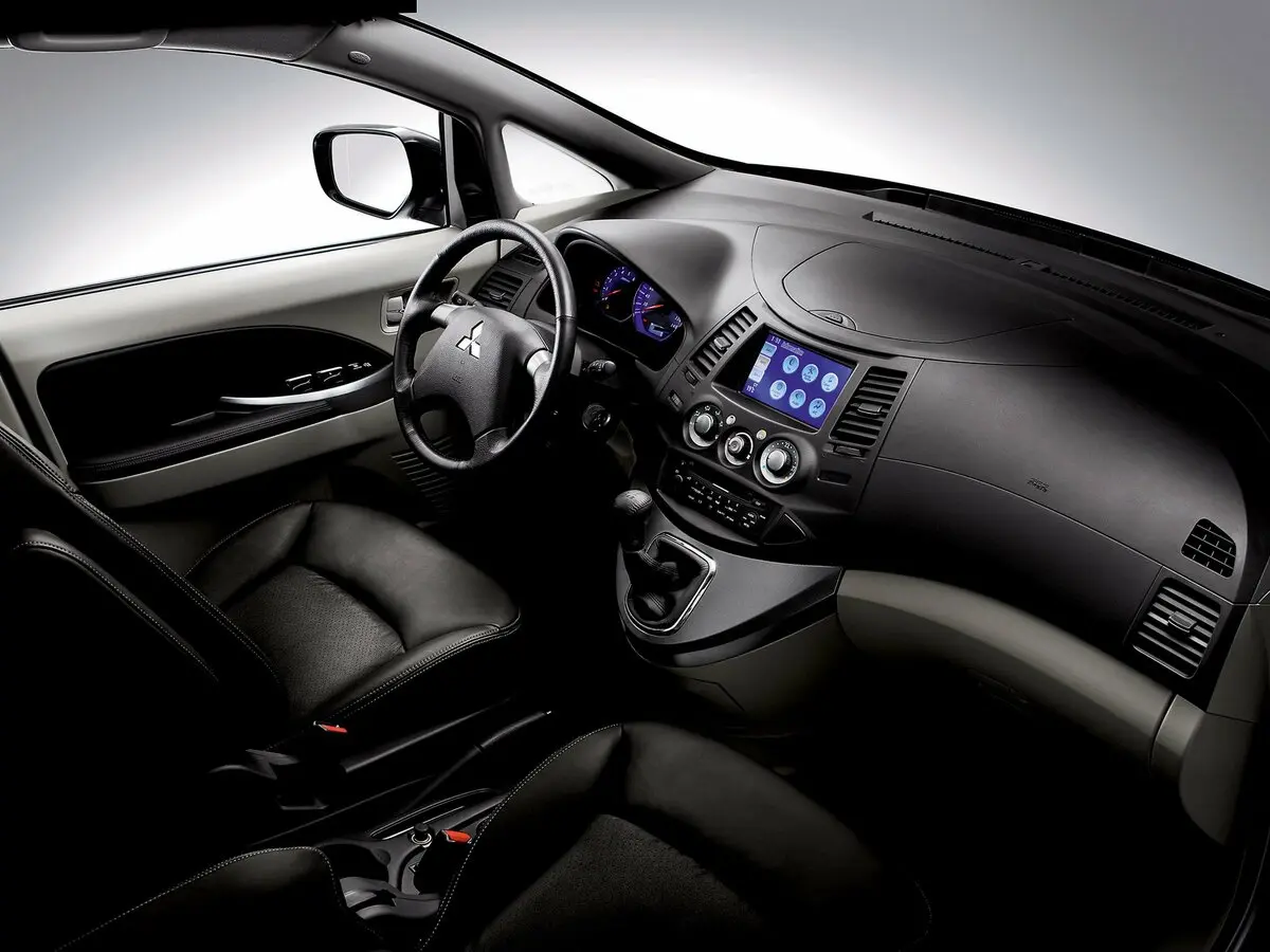 Mitsubishi Grandis I Минивэн — сүрөт 5