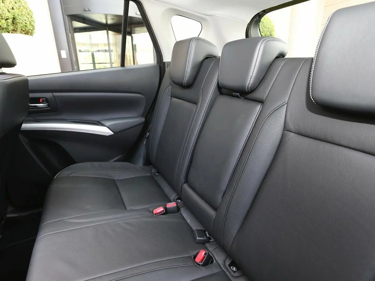 Suzuki SX4 II (S-Cross) Хэтчбек 5 дв. — 照片 9