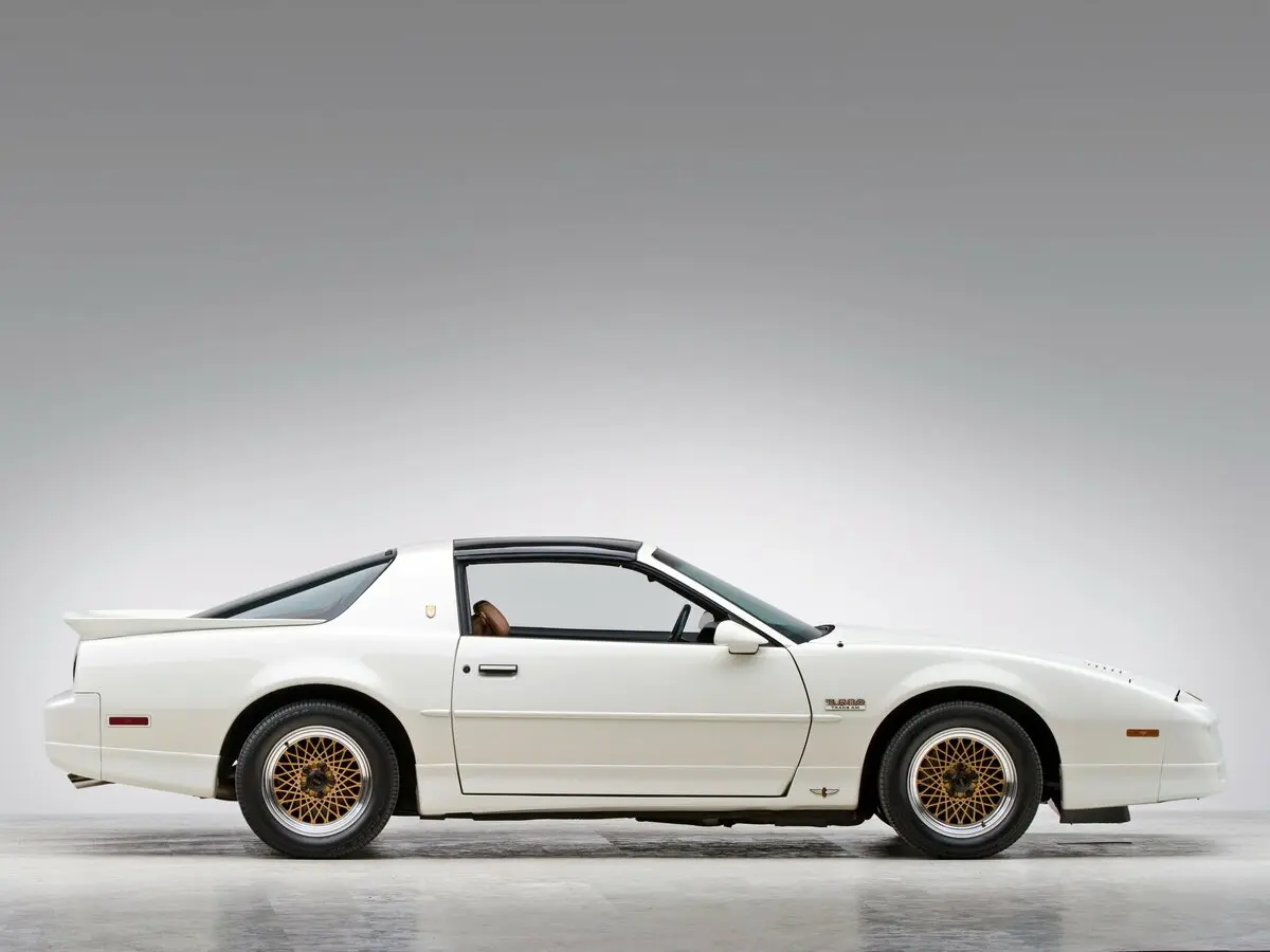 Pontiac Firebird III Купе — сүрөт 2