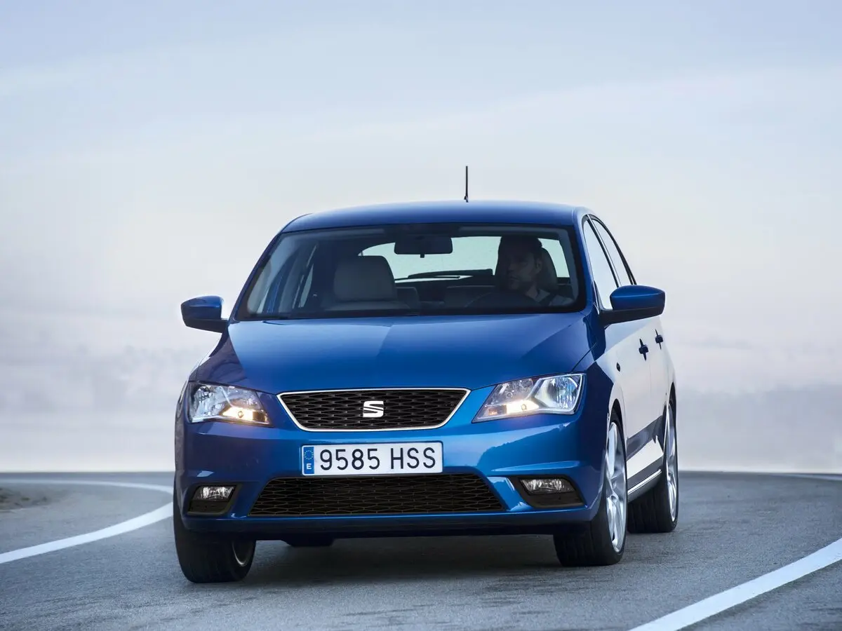 SEAT Toledo IV Лифтбек — сүрөт 3