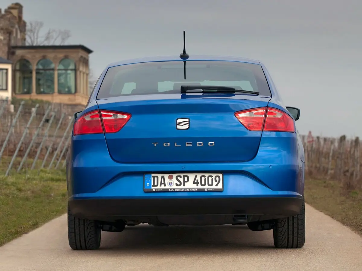 SEAT Toledo IV Лифтбек — сүрөт 4